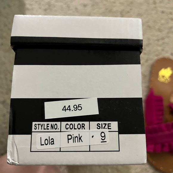 NIB Camel Toes sandals in fuscia size 8 with gold accents - Picture 2 of 2